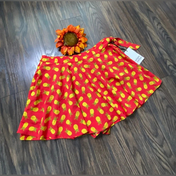 🦋B2G1🦋UNIQUE VINTAGE Red Pineapple SideTie Skort Wrap NWT | MEDIUM | - Picture 2 of 8